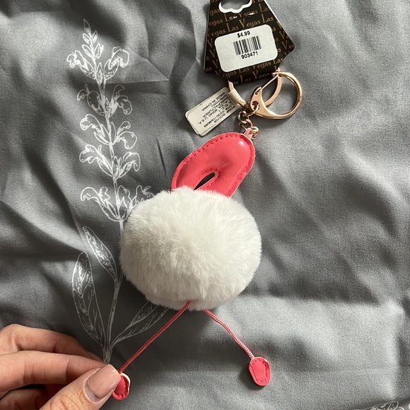 Flamingo Keychain - Picture 4 of 6